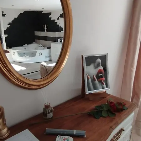 Love Room Avec Spa Privatif Saint-Amarin Exterior photo