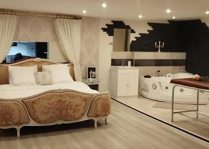 Love Room Avec Spa Privatif