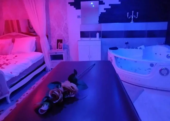 Love Room Avec Spa Privatif